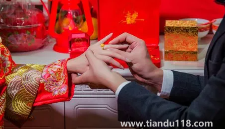 結(jié)婚用的行李箱一般買多大（結(jié)婚女方箱子買幾個）