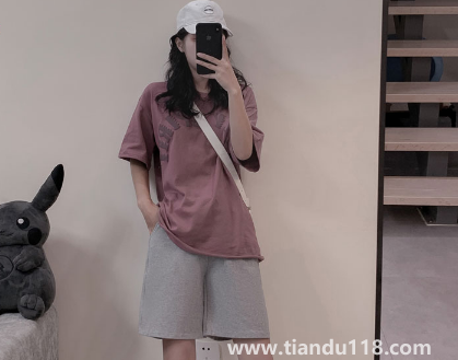 運動短褲買正好的還是大一號的（買運動短褲哪些是要注意的）