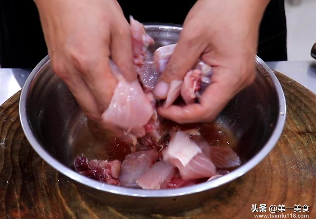 家常酸菜魚的做法（家常酸菜魚怎么做）(圖3)