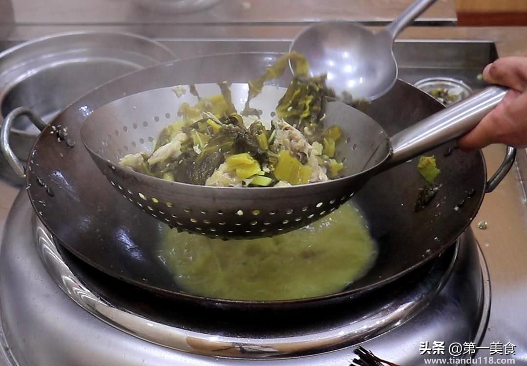 家常酸菜魚的做法（家常酸菜魚怎么做）(圖12)