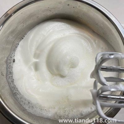 戚風(fēng)蛋糕的做法（戚風(fēng)蛋糕怎么做）(圖5)