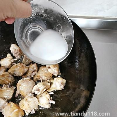 三杯雞的做法（三杯雞怎么做）(圖8)