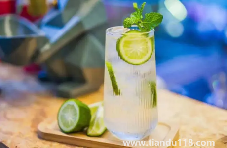 鴨屎香檸檬茶是什么茶底（鴨屎香檸檬茶茶底怎么調）