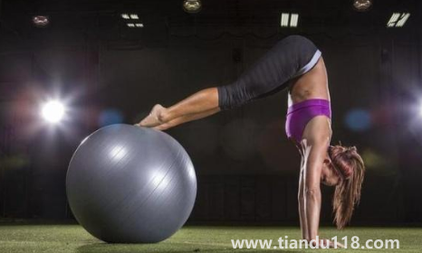 瑜伽球買55還是65cm3