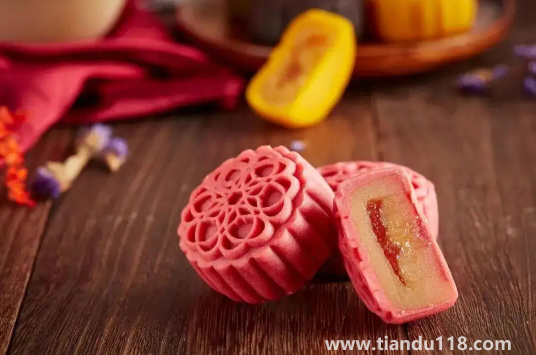 一個月餅的熱量相當(dāng)于幾塊披薩的熱量2