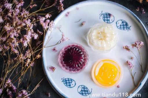 一個月餅的熱量相當(dāng)于幾塊披薩的熱量3