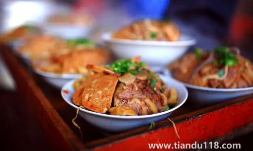 2022國慶節(jié)辦酒席會(huì)比平時(shí)貴嗎（2022年國慶節(jié)哪幾天適合擺酒席）