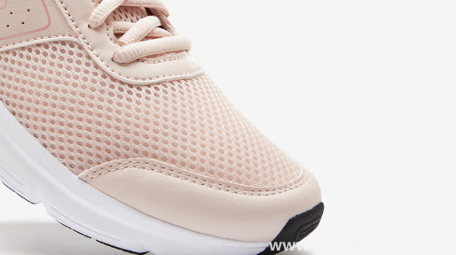 網(wǎng)面鞋破洞了怎么補救3