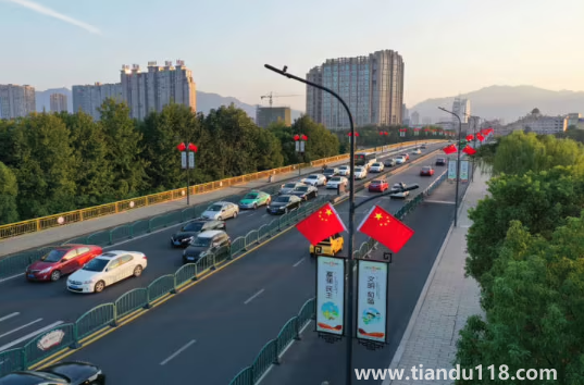 2022國(guó)慶節(jié)周六周日補(bǔ)周幾的課（國(guó)慶節(jié)的由來(lái)）