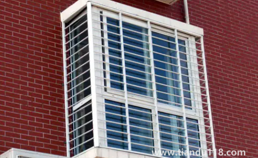 小高層要不要裝防盜窗(一樓窗戶怎么防盜好)(圖3) 小高層要不要裝防盜窗3