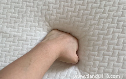 為什么網(wǎng)上的床墊那么便宜2