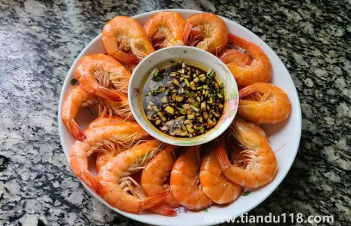 基圍蝦煮好了是彎的還是直的(蝦煮熟后為什么會(huì)變紅)(圖2) 基圍蝦煮好了是彎的還是直的2