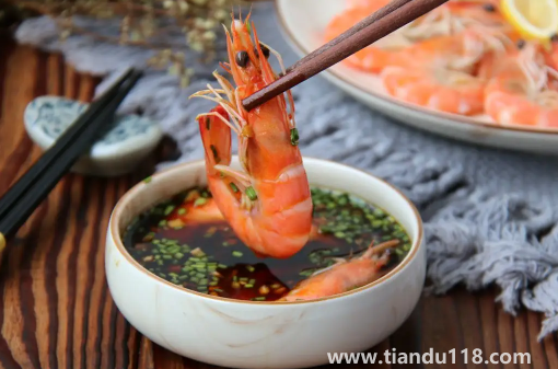 基圍蝦煮好了是彎的還是直的（蝦煮熟后為什么會變紅）