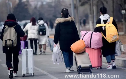 2023年寒假會(huì)延長(zhǎng)嗎(寒暑假要注意什么)(圖2) 2023年寒假會(huì)延長(zhǎng)嗎2