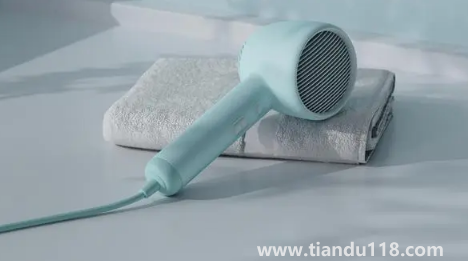 吹風(fēng)機能把頭發(fā)吹黃嗎3