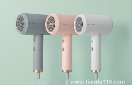 吹風(fēng)機(jī)第一次用冒煙是為什么2