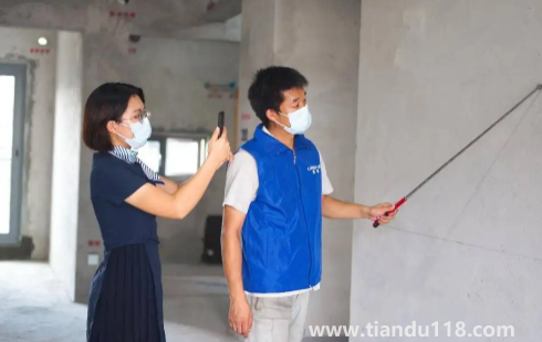 房子在驗收后發(fā)現(xiàn)墻面空鼓誰負責(zé)1