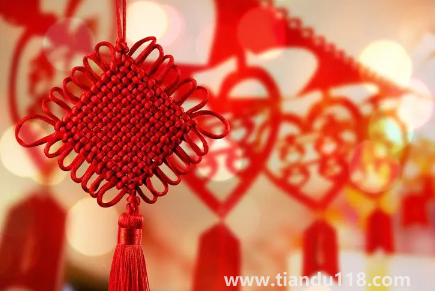 一進(jìn)門(mén)看見(jiàn)中國(guó)結(jié)好嗎1