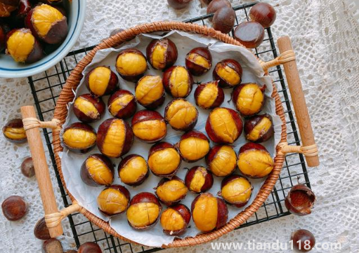 炒板栗開(kāi)口好還是不開(kāi)口好吃3