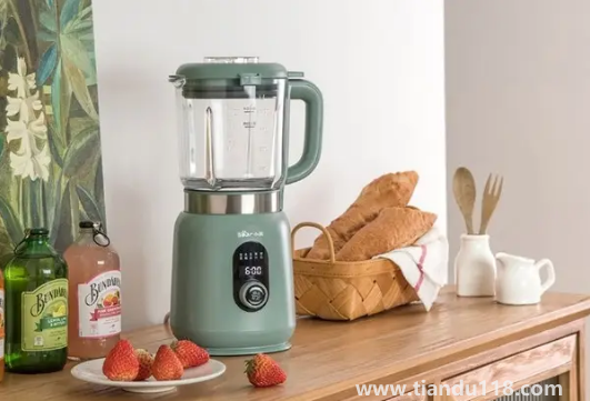 破壁機絞肉用研磨杯還是冷打杯（使用破壁機需要注意哪些方面）