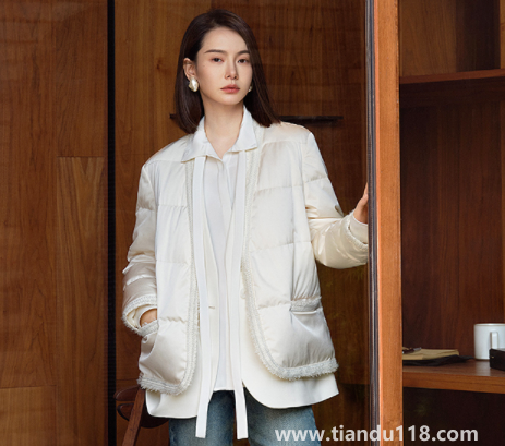 鵝絨服能用掛燙機(jī)熨燙嗎3