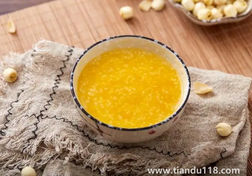 發(fā)燒喝大米粥好還是喝小米粥好（發(fā)燒的飲食注意事項(xiàng)）