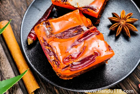 沒(méi)開(kāi)封的火鍋底料放冰箱能放多久（火鍋底料怎么煮好吃）