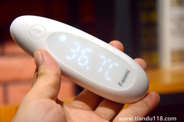 為什么耳溫槍兩只耳朵溫度不一樣（耳溫槍測(cè)量多少度算發(fā)燒）