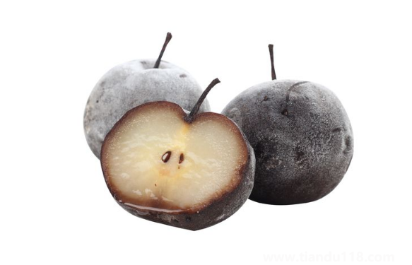 凍梨是硬的時候吃還是軟的時候吃（凍梨怎么吃最好吃）