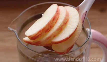 上午煮熟的蘋果下午還能吃嗎（煮熟的蘋果放久了會壞嗎）