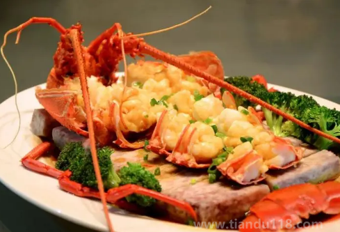 2023年正月初三辦壽宴好嗎（給老人辦壽宴有什么講究）