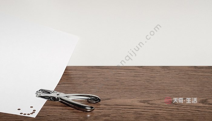 得力打孔機(jī)使用方法 如何使用得力打孔機(jī)(圖2) 得力打孔機(jī)使用方法